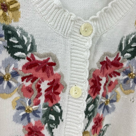 Belle pointe, vintage, floral embroidered short sleeve, sweater cardigan, M - Picture 7 of 13